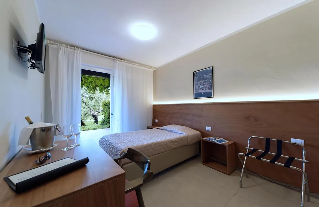 Hotel Fabricia-1